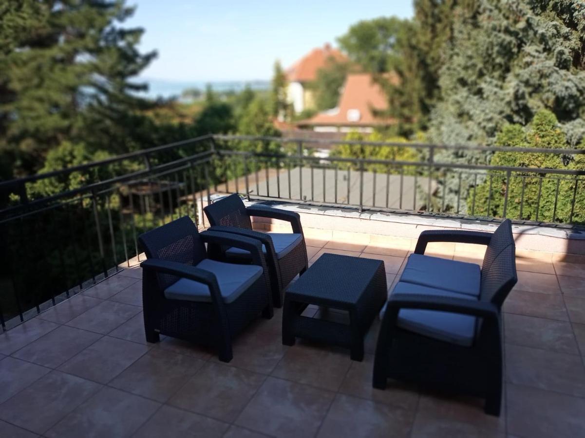 Hotel Pergola Panzio à Balatonföldvár Extérieur photo